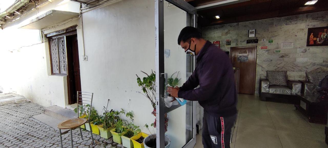 Shingar Hotel Mussoorie Mallroad Exterior photo